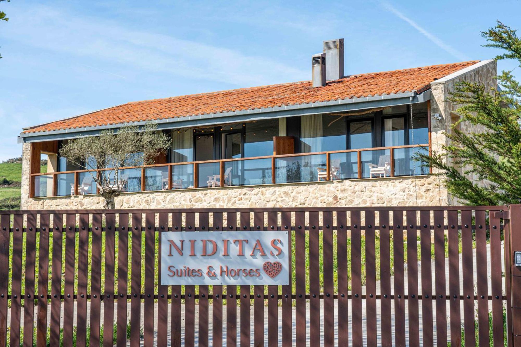 Suites Niditas Yuso Exterior photo